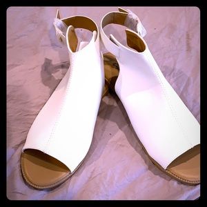 Qupid Sandals. White size 9 never worn